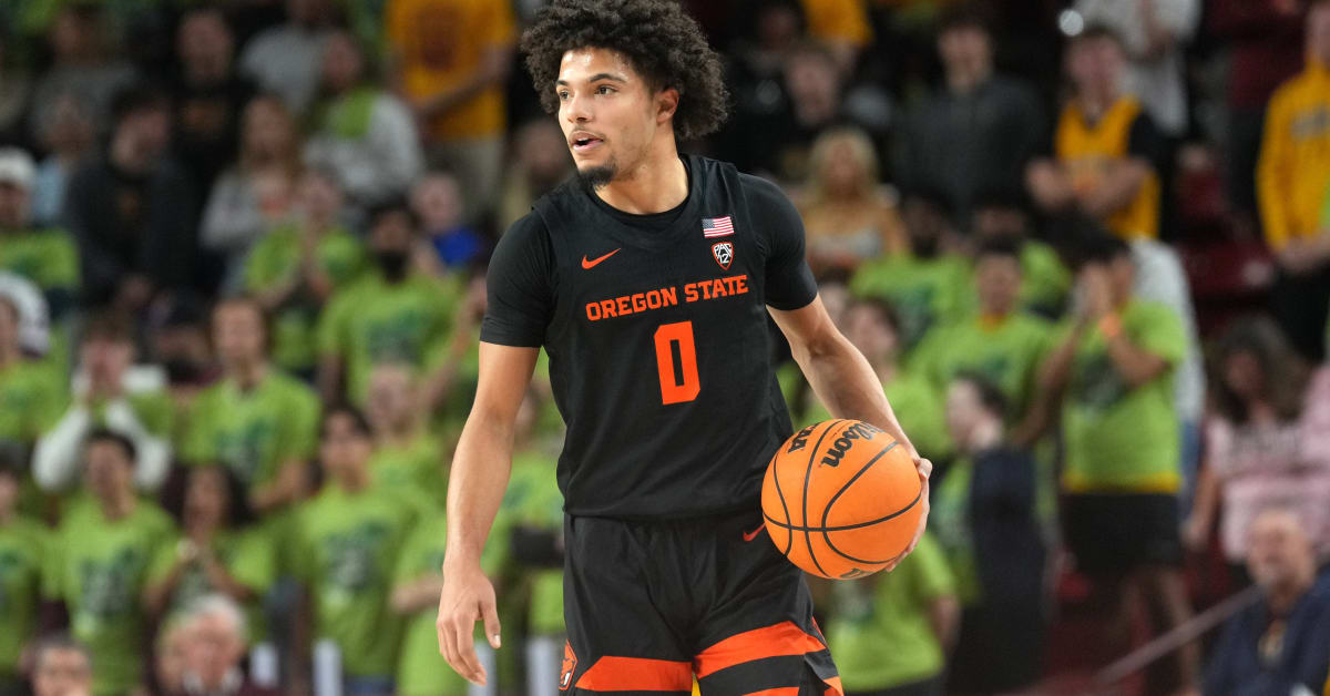 College Basketball Star Drills Wild GameWinner To Upset No. 9 Arizona