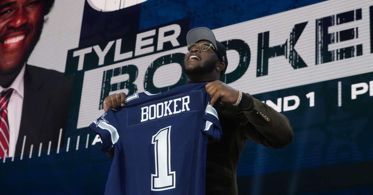 Dallas Cowboys Officially Sign 7 Rookies and Assign New Jersey Numbers - Athlon Sports