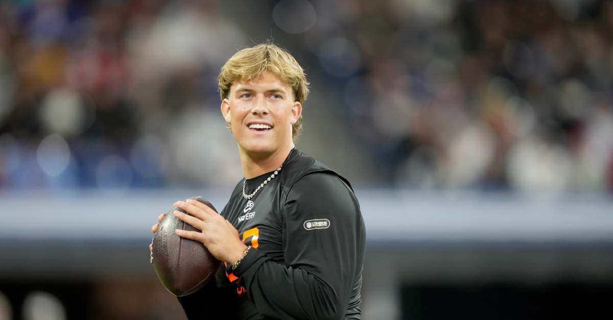 Jaxson Dart Era May Begin Sooner Than Expected For New York Giants - Athlon Sports