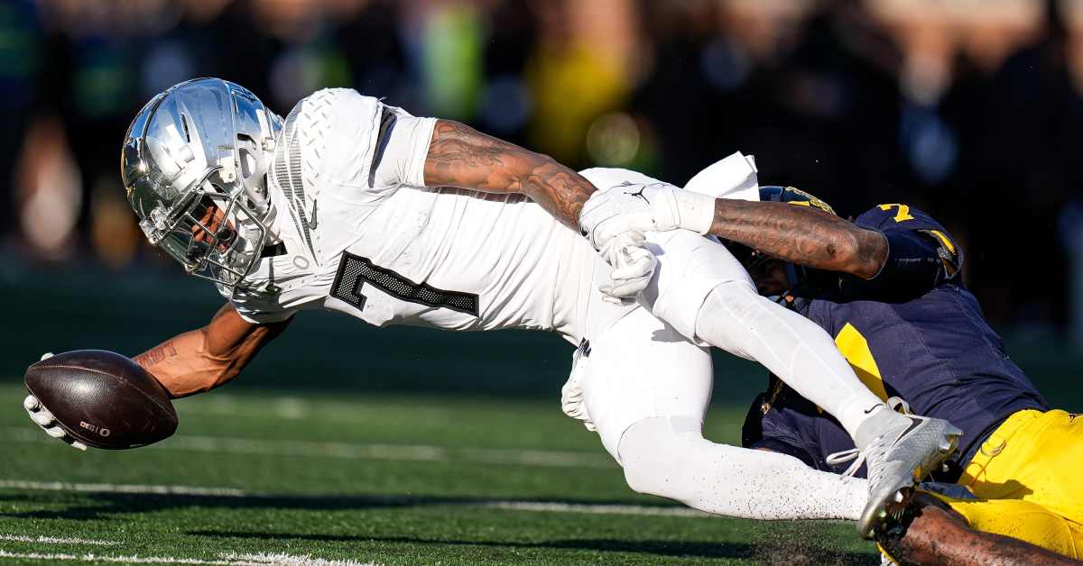 Oregon’s Evan Stewart Has College Football Catch of the Year Candidate ...