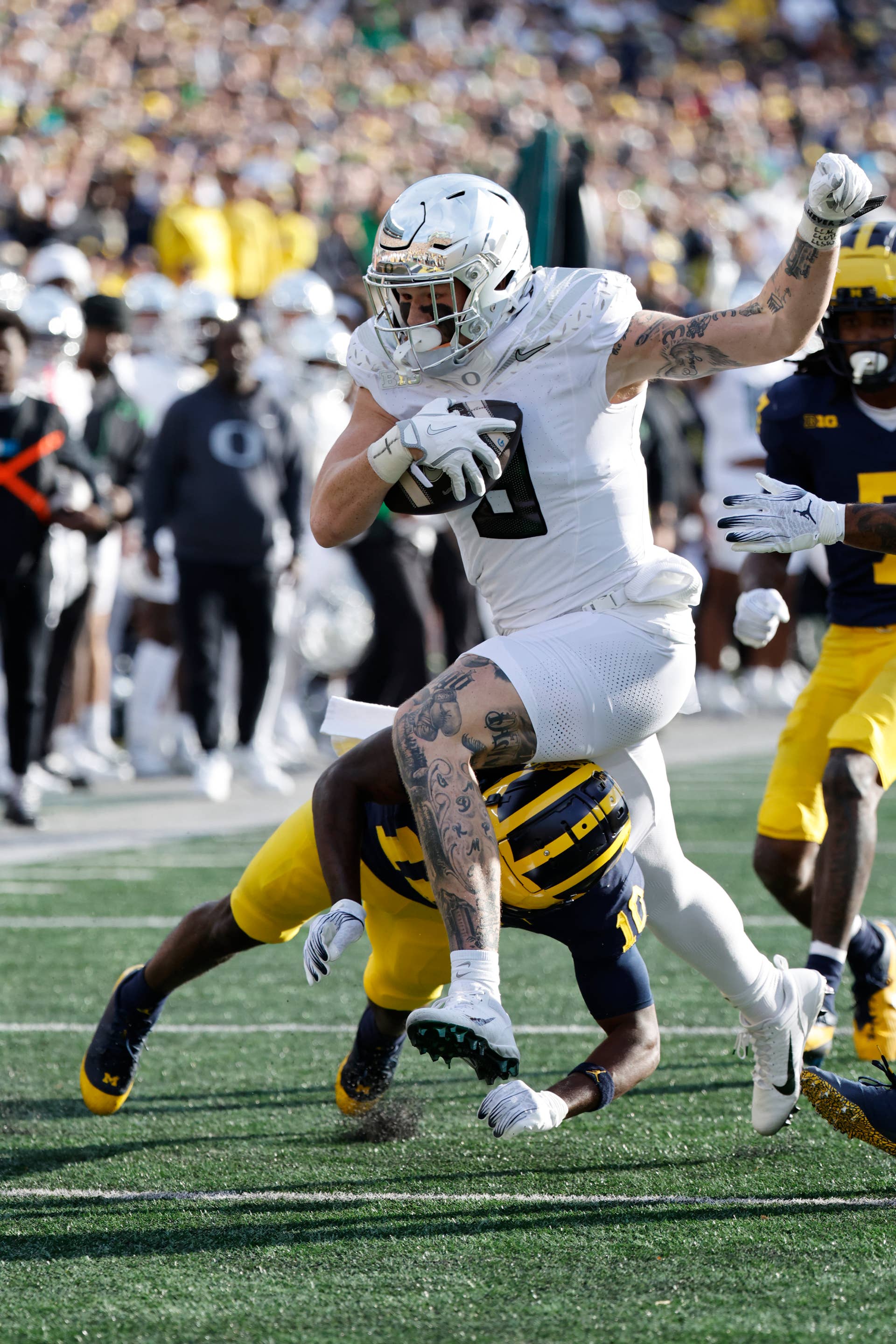 College Football Analyst Ignores Oregon, Picks Surprise No. 1 Seed in