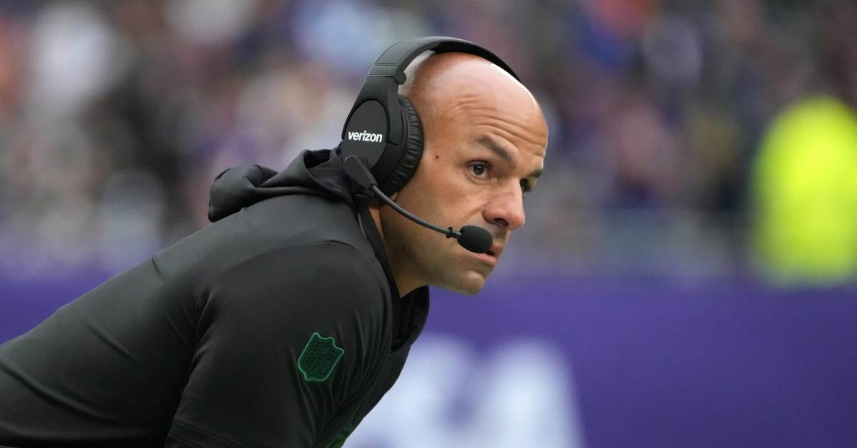Coach Robert Saleh Issues ‘49ers for Life’ Vow to San Francisco - Athlon Sports
