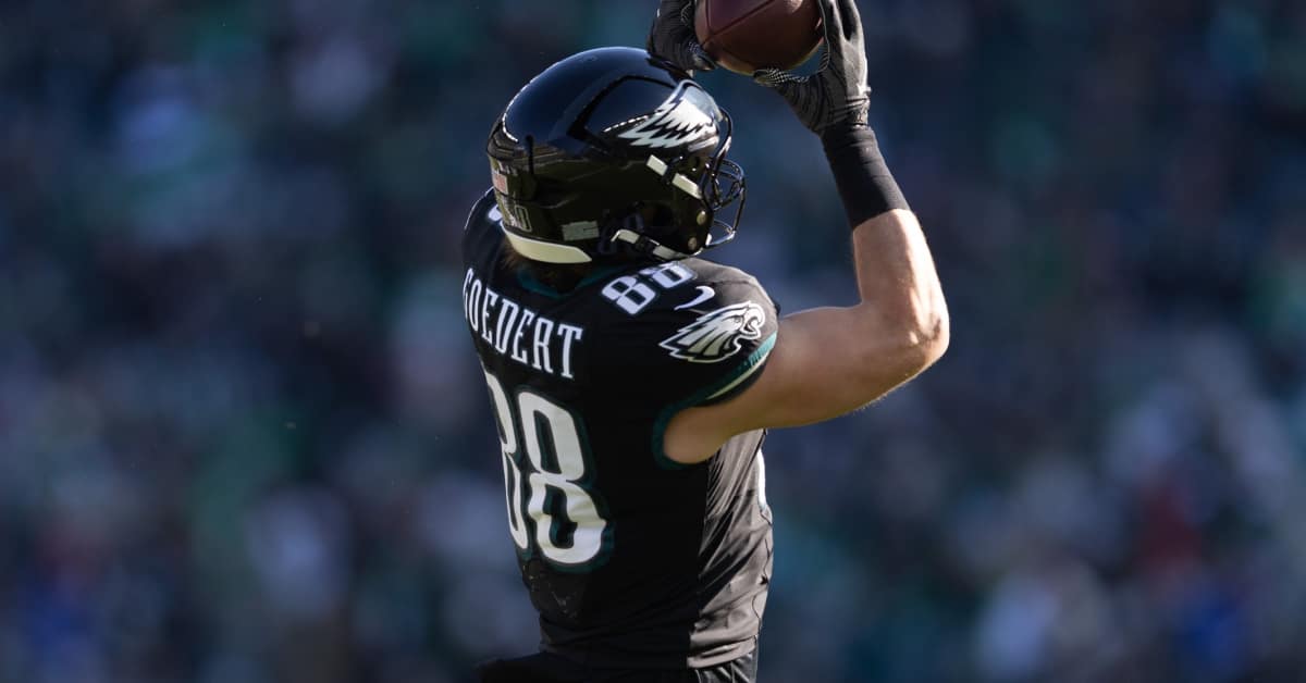Philadelphia Eagles' Dallas Goedert Credits Kansas City Chiefs' Travis Kelce For Career Impact - Athlon Sports