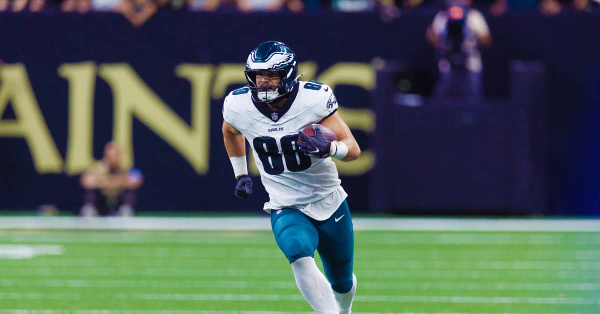 Philadelphia Eagles Fan Favorite Explains Super Bowl Reason For Pay Cut - Athlon Sports