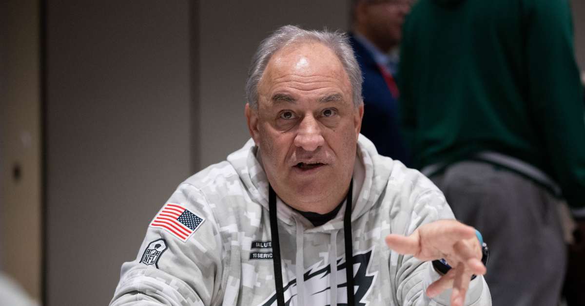 Philadelphia Eagles Coach Vic Fangio Issues Blunt Update on Nakobe Dean Injury Timeline - Athlon Sports