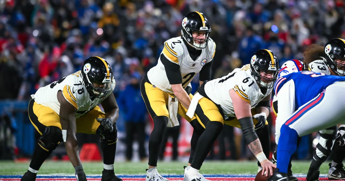 Analyst Takes Jab at Pittsburgh Steelers QB Room - Athlon Sports