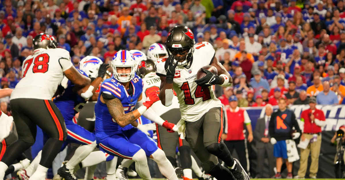 Tampa Bay Buccaneers WR Chris Godwin Contract Extension Talks 'Have Not