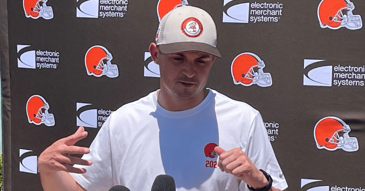 Cleveland Browns Coach Reveals Shedeur Sanders' Progress in Pro-Style ...