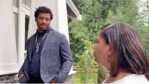 Russell Wilson Surprises Mom With New House on Mother's Day