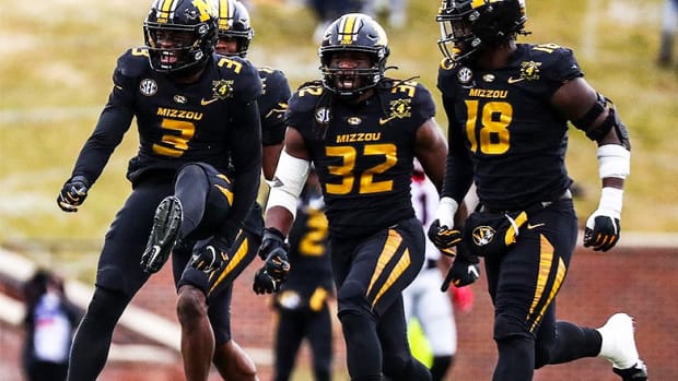 Missouri_Tigers_celebration_2020_mizzoufootball.jpg
