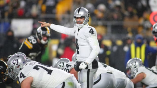 Report: Raiders grant Derek Carr permission to visit Saints