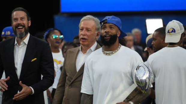 Ezekiel Elliott Continues Trend Of Cowboys Players Recruiting Odell Beckham  Jr. 