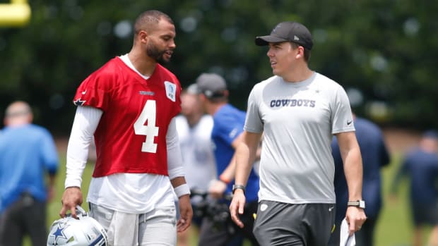 Dak Prescott Posts Classy 4-Word Reaction To Ezekiel Elliott Joining  Patriots 