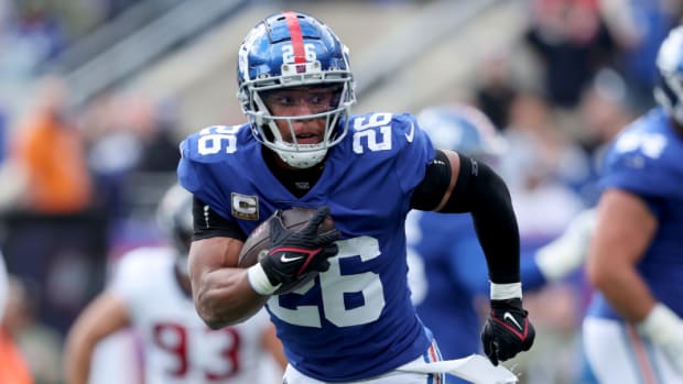 Saquon Barkley fantasy football stats: Passing game salvages Week 9 for  Giants running back - DraftKings Network