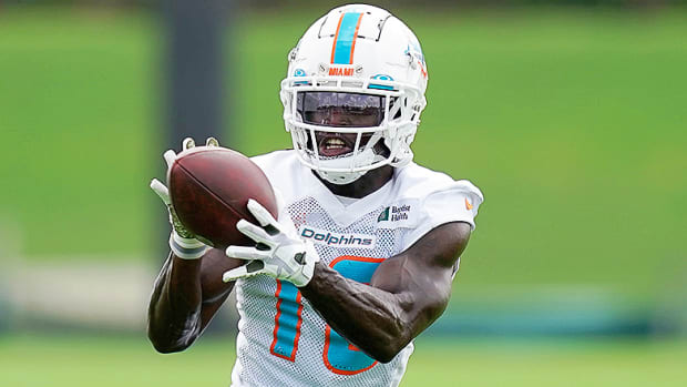 Week 10 DFS RBs: Travis Etienne Jr. Will Continue to Dominate