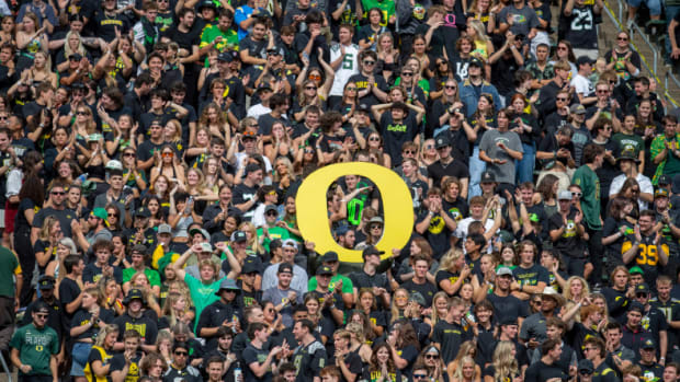 Oregon fans at Autzen Stadium