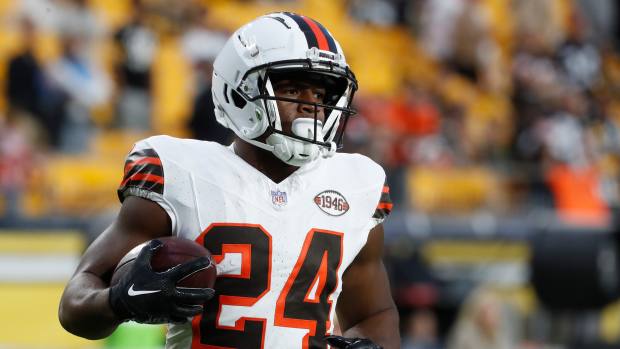 Sep 18, 2023; Pittsburgh, Pennsylvania, USA; Cleveland Browns running back Nick Chubb (24) warms up before the game against the Pittsburgh Steelers at Acrisure Stadium.