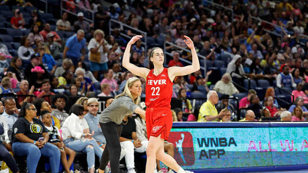 Indiana Fever guard Caitlin Clark (22)