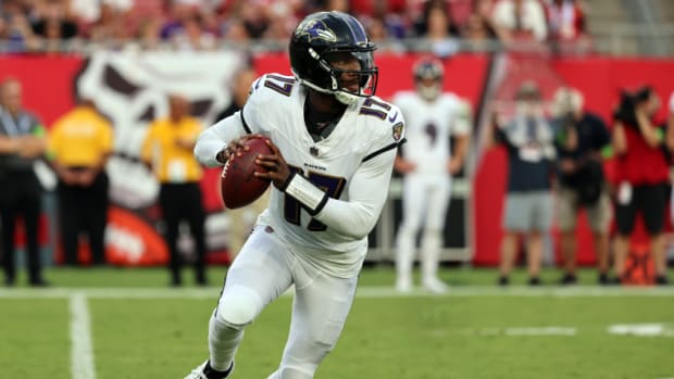 What NFL experts are predicting for Sunday's Patriots-Ravens game