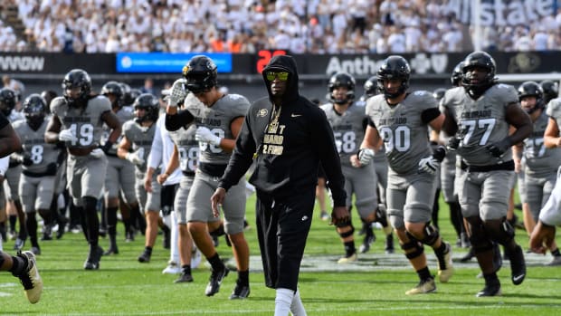 College football team's new helmets have AIR CONDITIONING as players  staggered - Mirror Online