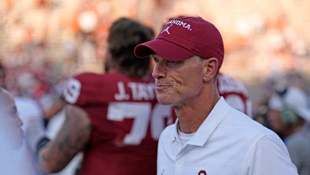 Oklahoma Sooners head coach Brent Venables