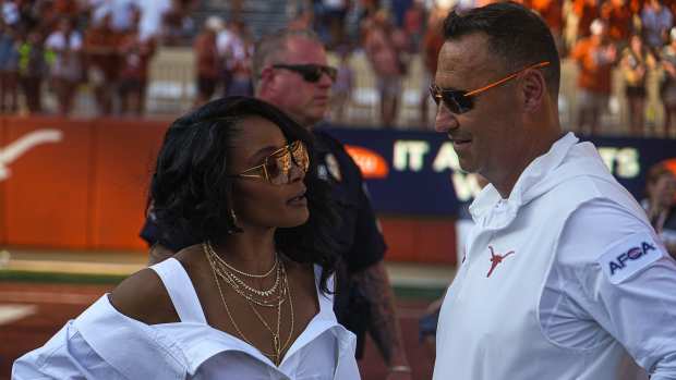 Steve Sarkisian’s Wife Turning Heads With Outfit Day Before Ohio State-Texas