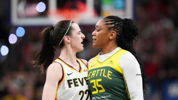 Hidden Details of Caitlin Clark's Outfit on Sunday Revealed - Athlon Sports
