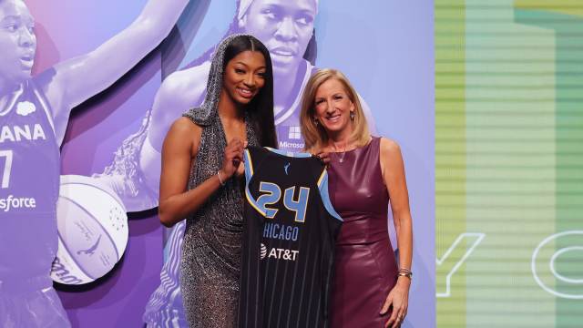 Angel Reese Uses Four Words To Describe WNBA Experience - Athlon Sports