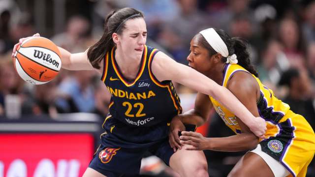 Caitlin Clark Delivers Stern Reminder To Fans After Concerning WNBA Start -  Athlon Sports