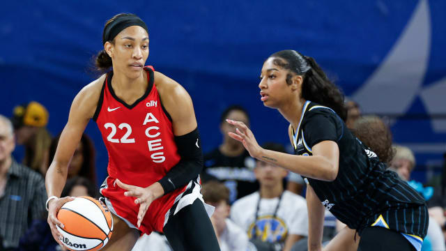 Caitlin Clark Poised for WNBA Rookie of the Year After Angel Reese News -  Athlon Sports