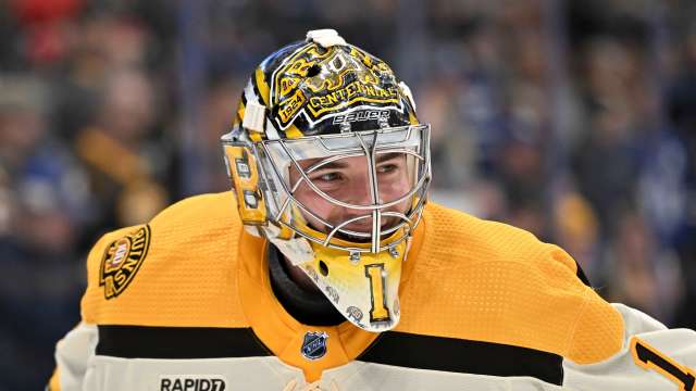 Report: Bruins 'Fumbled' Jeremy Swayman Contract: 'It Was A Lowball' -  Athlon Sports