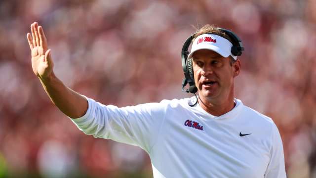 Lane Kiffin Sends Two-Word Message to Georgia During Sugar Bowl vs. Notre  Dame - Athlon Sports