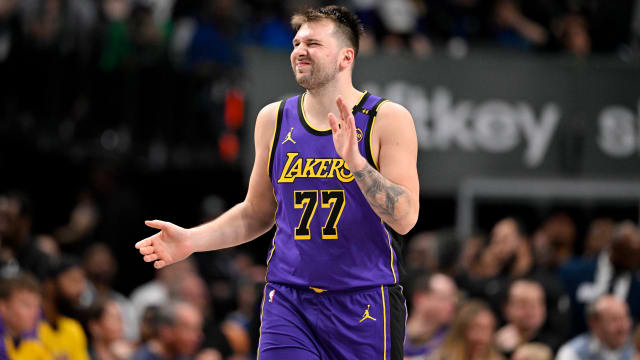 Los Angeles Lakers guard Luka Doncic (77)