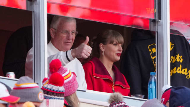 Taylor Swift's True Feelings About Chiefs Players' Wives, Girlfriends:  Report - Athlon Sports