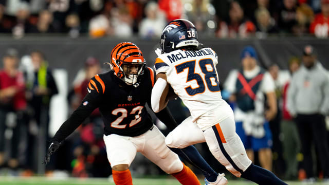 Cincinnati Bengals tiết lộ chấn thương bất ngờ của BJ Hill khi bắt đầu buổi tập luyện ngoài mùa giải - Athlon Sports
