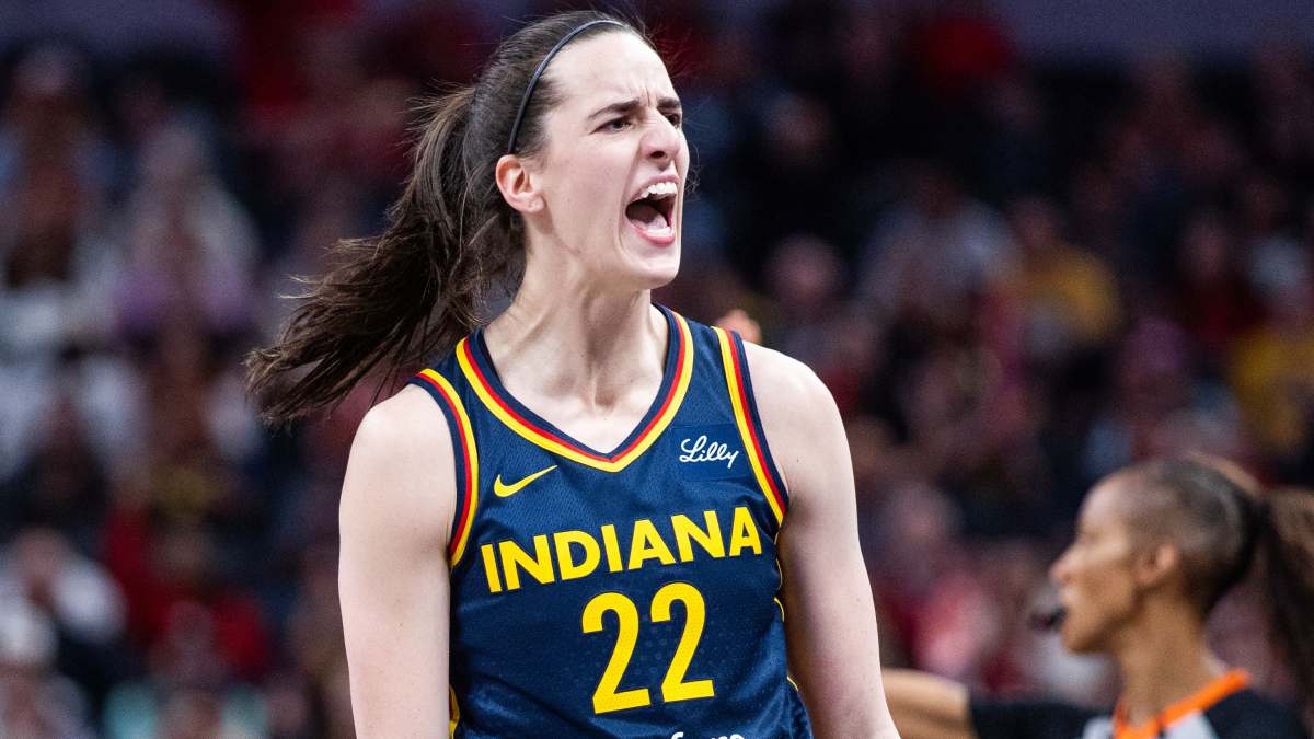 Caitlin Clark's Behavior After Fever Teammate Doesn't Pass Catches  Attention - Athlon Sports