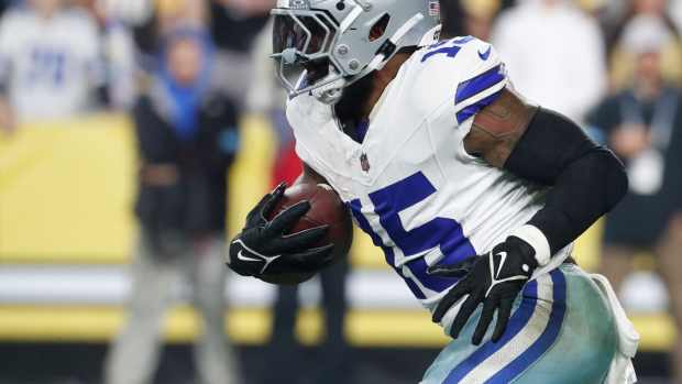Ohio State Sends Six-Word Message After Ezekiel Elliott’s TD in Cowboys-Buccaneers