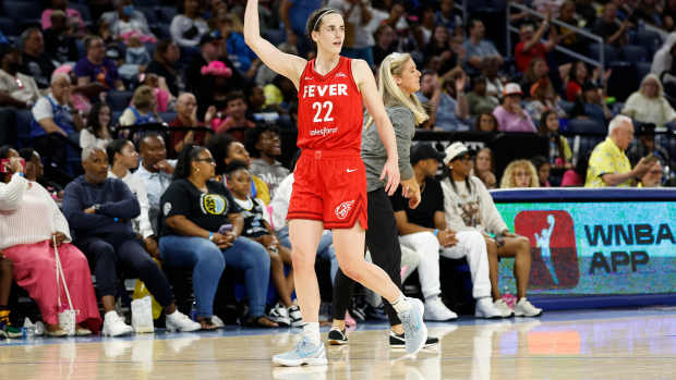 Indiana Fever guard Caitlin Clark (22)