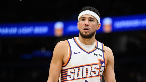 Suns Provide Massive Devin Booker, Bradley Beal Injury Update Ahead of Spurs Game