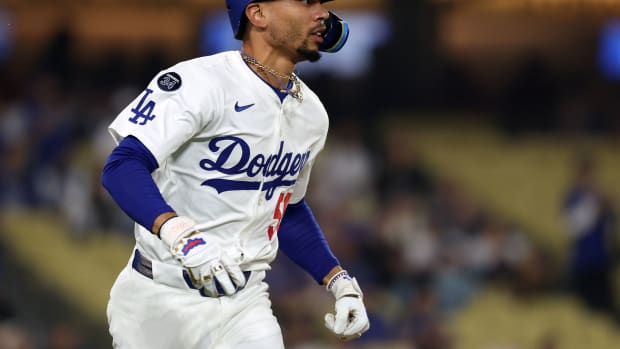 Los Angeles Dodgers shortstop Mookie Betts (50)