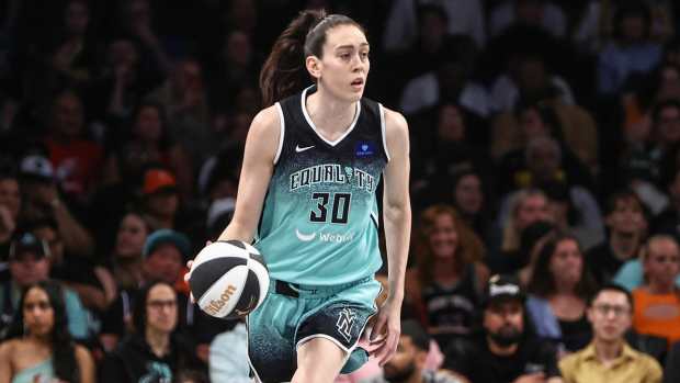 Breanna Stewart Didn't Hold Back When Addressing Caitlin Clark Drama -  Athlon Sports