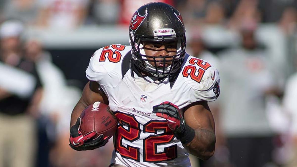 NFL: Doug Martin scores four touchdowns as Tampa Bay Buccaneers