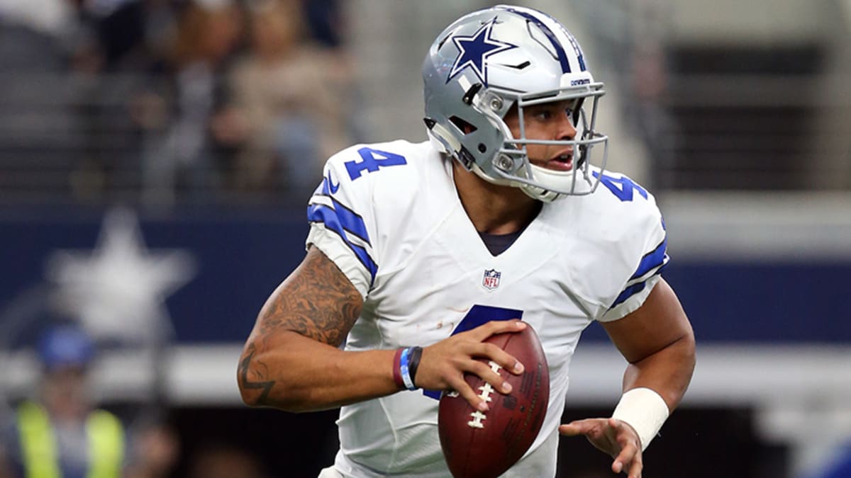 Dak Prescott wears Ezekiel Elliott Ohio State jersey to Cowboys