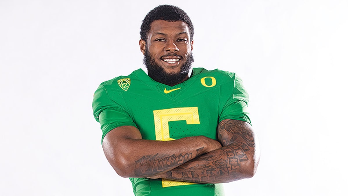 Oregon Ducks Football Defensive End Kayvon Thibodeaux Ready for Hostile  Rivalry Battle Against Washington Huskies Football - Sports Illustrated Oregon  Ducks News, Analysis and More