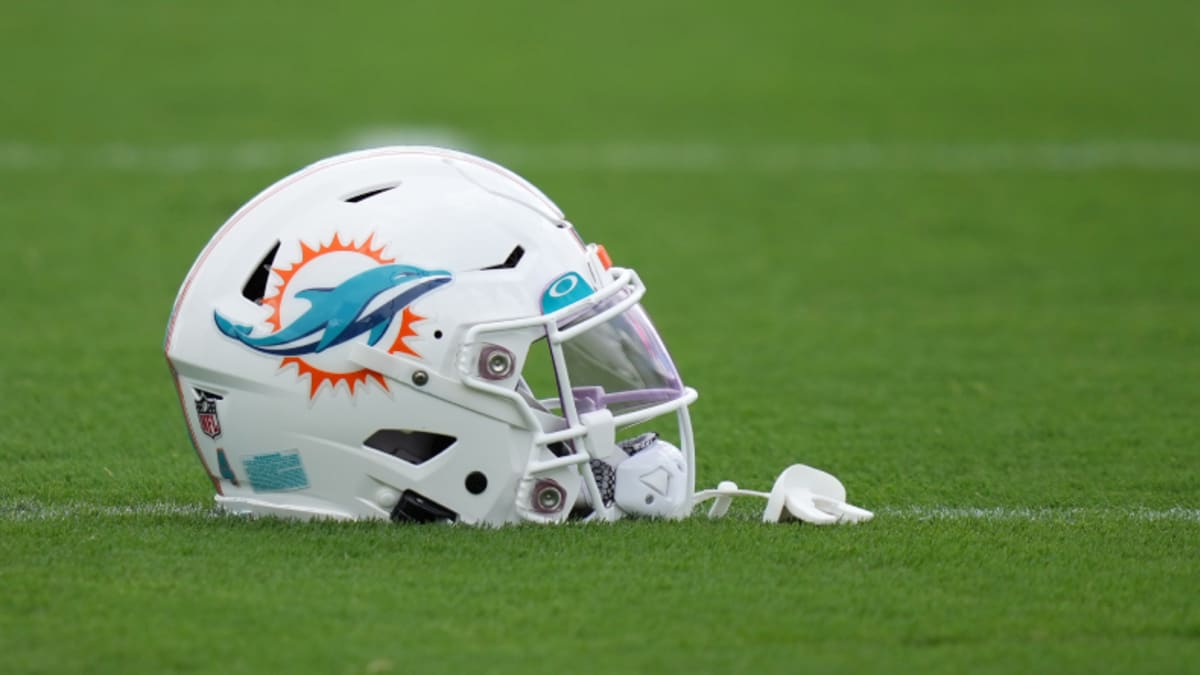 Dolphins Reportedly Made Interesting Locker Room Decision - The