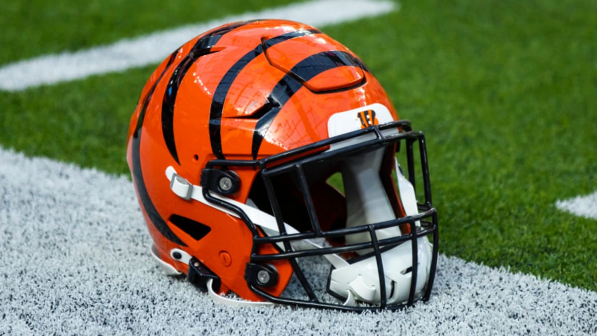 Bengals activate Hubbard, elevate Spain to active roster for game