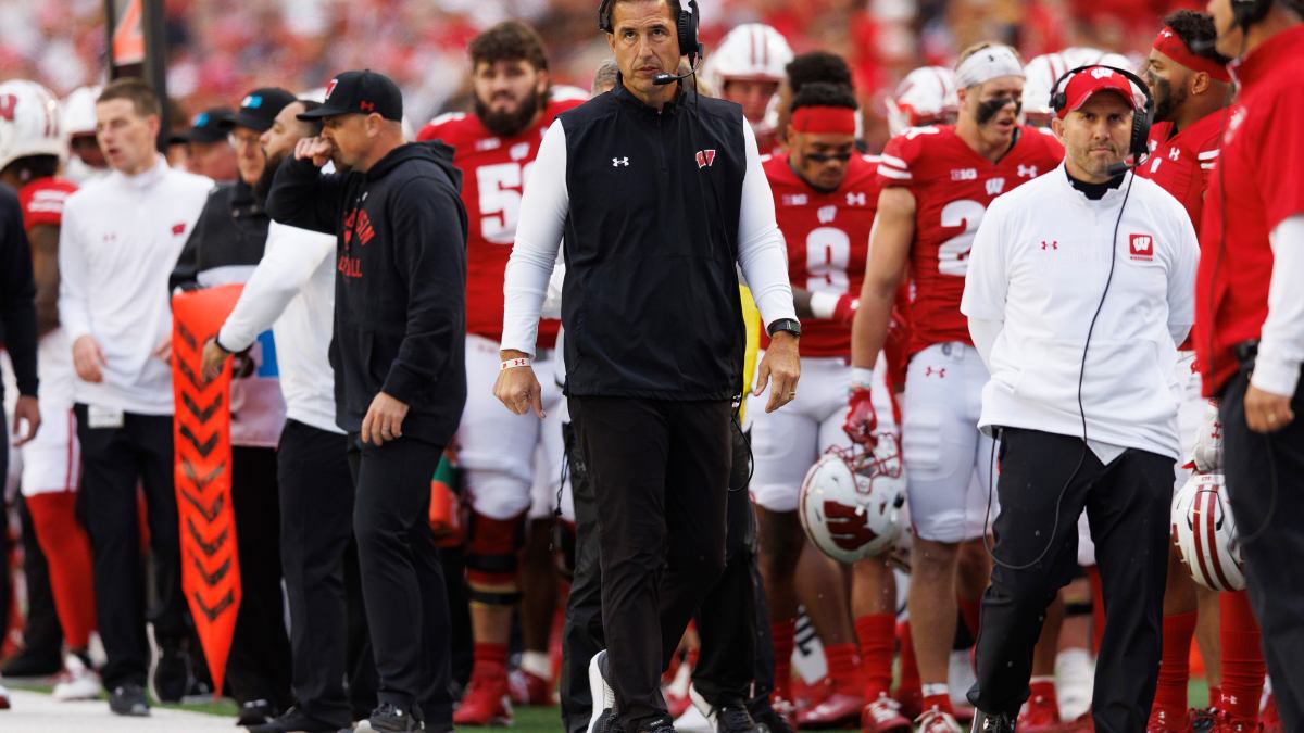 CBS Analyst Bullish on Wisconsin Badgers' Future Under Luke Fickell - Athlon Sports