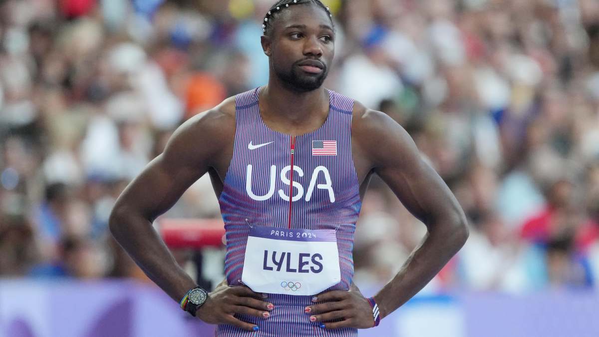 Noah Lyles' Blunt Response To Team USA Being World Champions In Basketball  - Athlon Sports