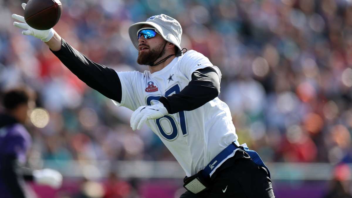 Dallas Cowboys' Pro Bowl Tight End Labeled 'Bounce-Back Candidate' in 2025 - Athlon Sports