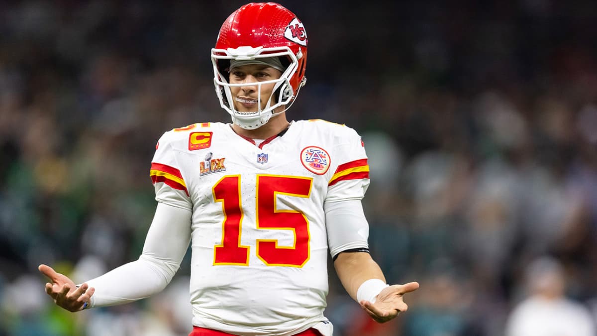 Patrick Mahomes' Kansas City Chiefs Trainer Brutally Rips Radio Host Over ' Fat' Comments - Athlon Sports